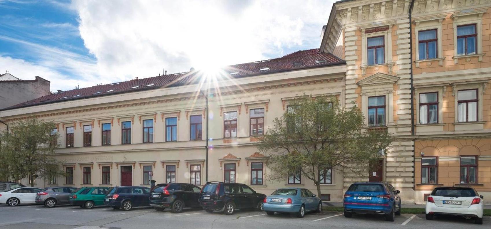 Understreet Studio With Private Parking Kosice Exterior photo